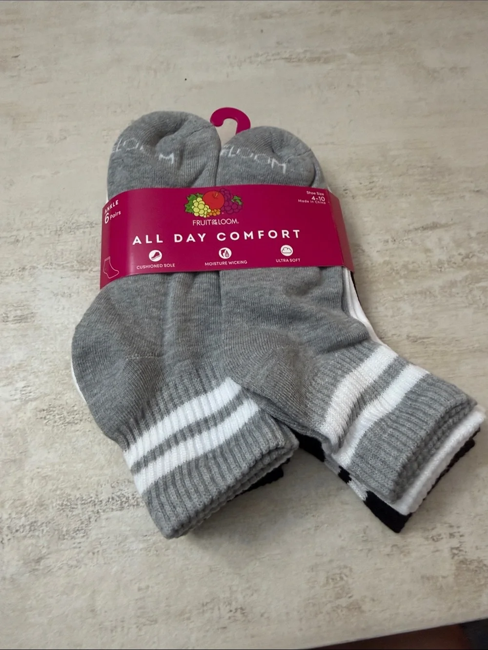 Fruit of the Loom  Low-Cut ankle Athletic Socks with White Stripes - 6 Pack